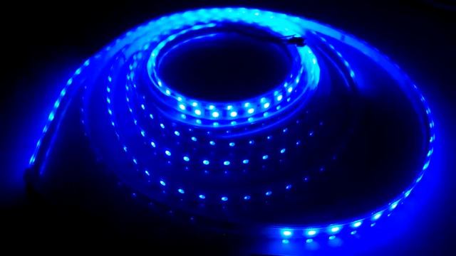 Управляемая цифровая светодиодная лента WS2811, пример работы. смотреть онлайн