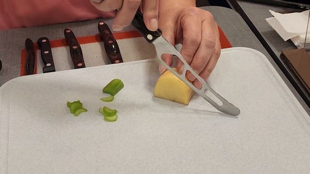 CUTCO Cheese Knife Demonstration смотреть онлайн