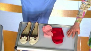 Как избавиться от неприятного запаха ног. Жить здорово! Фрагмент выпуска от 15.06.2016