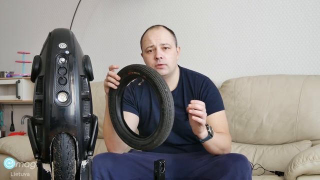 Gotway MCM5 (800wh) 200km, 2.5" tire and Custom Pillars review - EN смотреть онлайн