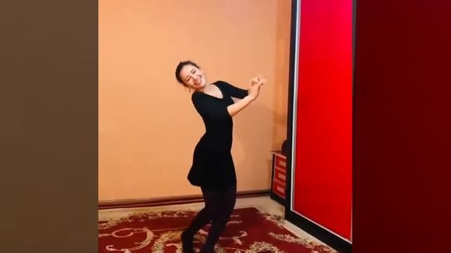 Хоразм лазгиси. красивый танец смотреть онлайн
