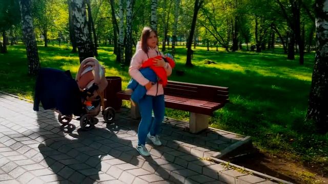 У мамочек в парке свой тает лёд смотреть онлайн