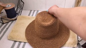 Как сделать красивые заломы на шляпе Федора из рафии