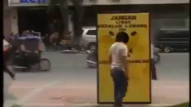 ПРИКОЛЫ С ЛЮБОПЫТНЫМИ. УМОРА смотреть онлайн