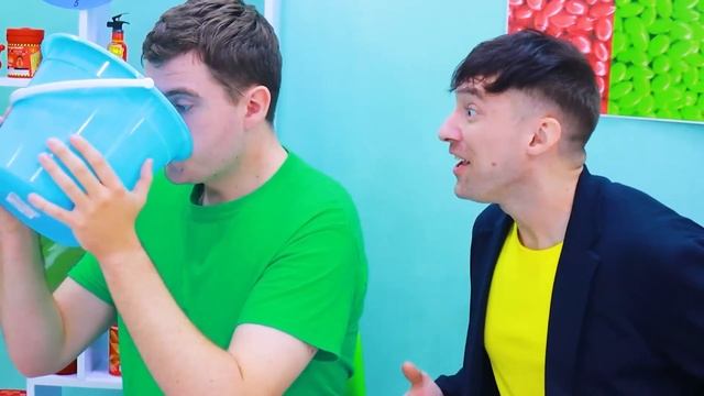 GREEN VS RED FOOD CHALLENGE | EATING ONLY 1 COLOR WINNER GETS $100,000 смотреть онлайн
