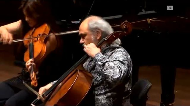 C.Weber. Quartet J.76 (D.Lim, M.Kishima, L.Chen, M.Drobinsky) смотреть онлайн