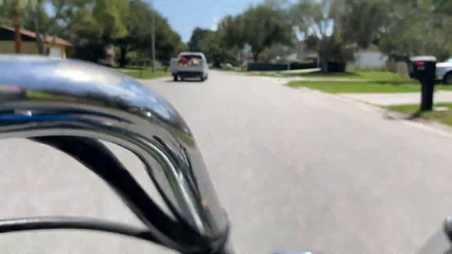 #MiniBike#Racing Mini Trail 90 Races Ford F 250 To The Store All Most Got Run Over смотреть онлайн