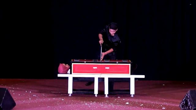 Fire Cage/Wakeling Sawing Illusion