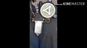 Nissan Tiida 2008г. Снятие стеклоподьемника передней двери.