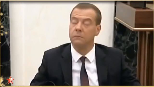 Пенсии Налоги Народ в Глубоком Дне Дальше Так Не Может Продолжаться смотреть онлайн
