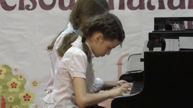 Ковалёва Елизавета и Мазниченко Анастасия. Мошковский "Испанский танец" ор.12 смотреть онлайн