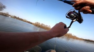 ОГРОМНЫЕ СУДАЧАРЫ ЧУТЬ СПИННИНГ НЕ ОТОБРАЛИ, ЛОВЛЯ ВЕСЕННЕГО СУДАКА ЧАСТЬ 3