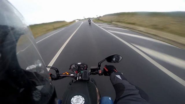 Balade a moto entre MOMO смотреть онлайн