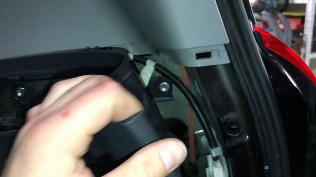 Как снять задний фонарь на тойота рав4? Меняем лампочку в заднем фонаре toyota rav4 3 поколение смотреть онлайн