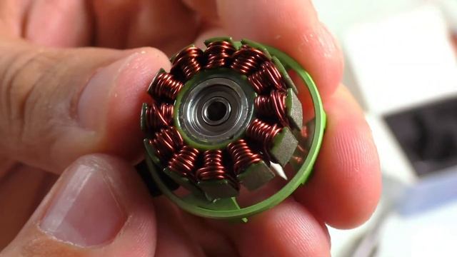 Тест мотора AOKFLY RV2306 2400KV замеры тяги смотреть онлайн