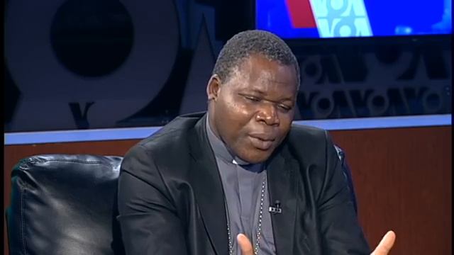 Les trois leaders religieux commentent la transition menée par Catherine Samba-Panza смотреть онлайн