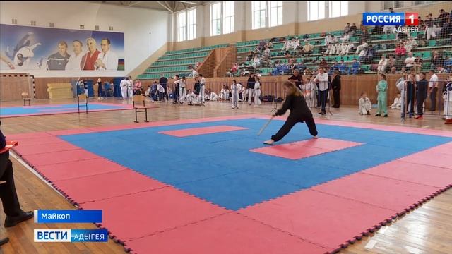 В Майкопе прошли Открытый чемпионат и первенство Адыгеи по всестилевому каратэ смотреть онлайн