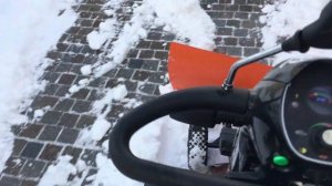 Электрический трактор остался без снега. Зима в Питере 2020.