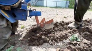 Нарезка грядок мотоблоком   Нева МБ-2.