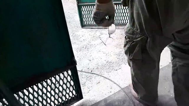 ПРОДОЛЖАЕМ РАБОТУ С НАВЕСОМ ДЛЯ МАШИНЫ....