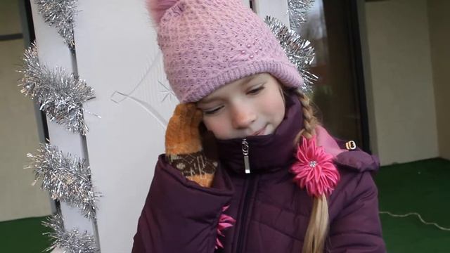 Девочка Вероника побывала в Резиденции Деда Мороза в Гомеле смотреть онлайн
