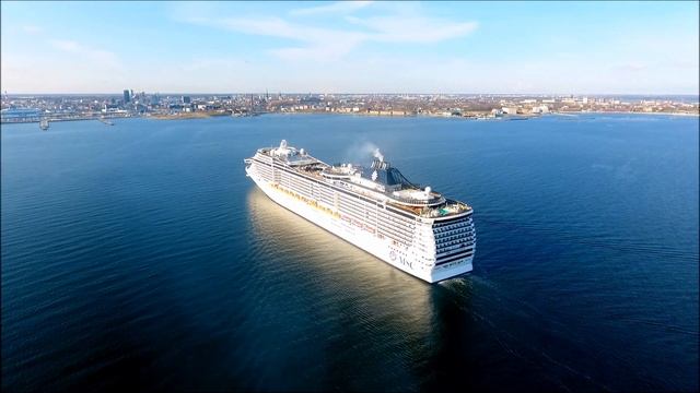 Tallinn Заход в порт смотреть онлайн