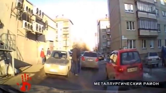 Водители сошлись в рукопашной прямо на дороге смотреть онлайн