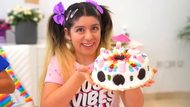 Jason और Alex जन्मदिन मना रहे हैं! | बच्चों के लिए संग्रह वीडियो! смотреть онлайн