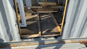 Дом из морского контейнера. Каркас.Окна.Подготовка к утеплению.