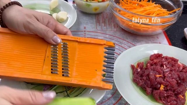 Обалденый рецепт фунчезы с мясом-"чап-че" #простойрецепт #оченьвкусно #корейскаякухня смотреть онлайн