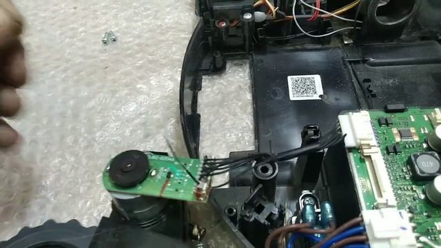 Робот пылесос Samsung SR10M7010UW ремонт. смотреть онлайн