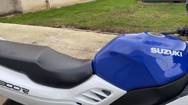 Suzuki RF900 смотреть онлайн
