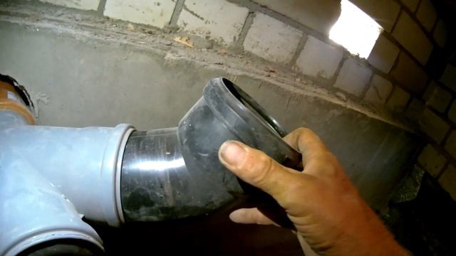 2.Укладка канализационной трубы для выгребной ямы смотреть онлайн