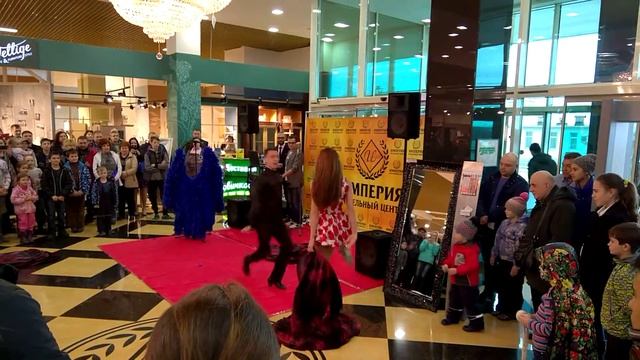 мгновенное переодевание, ТЦ Империя, Москва смотреть онлайн