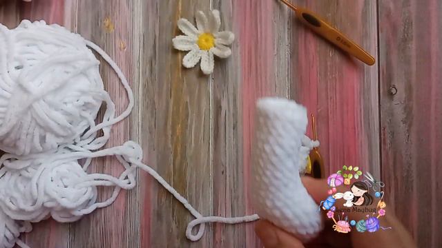 Зайчик с шариком и ромашками/часть 1/вязаная игрушка смотреть онлайн