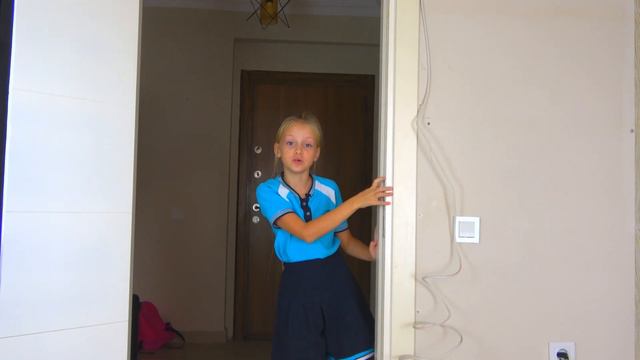 Почему мама себя так ведет или каждая мама такая\Видео от Полина Свит Кидс смотреть онлайн