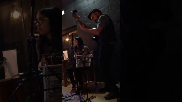 Laura Ferreyra y Marcelo Cabrera tocando en mar del plata смотреть онлайн