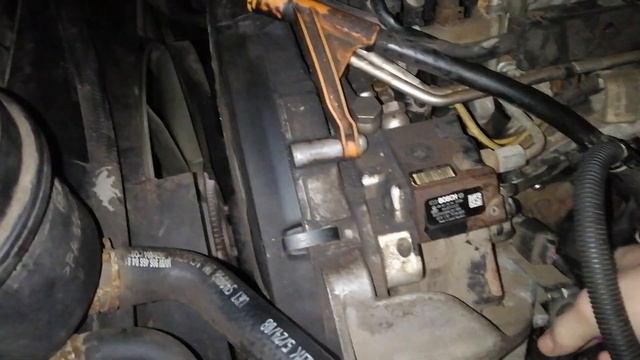 Замена термостата Volkswagen Crafter 2.5TDI. Replacing the thermostat volkswagen crafter. смотреть онлайн