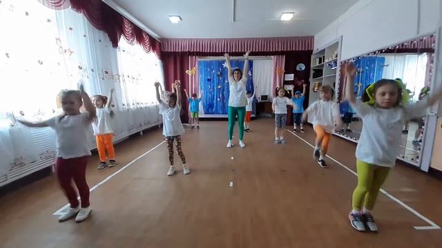 Танец "Физкульт привет!"