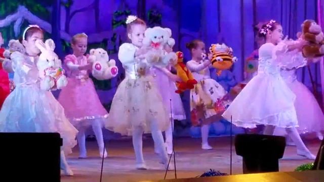 День рождения. Образцовый ансамбль эстрадного танца Престиж город Тирасполь смотреть онлайн