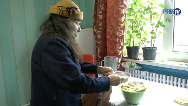 Секрет в крахмале: как готовит блины на Масленицу Мария Ильяченко из агрогородка Гожа смотреть онлайн