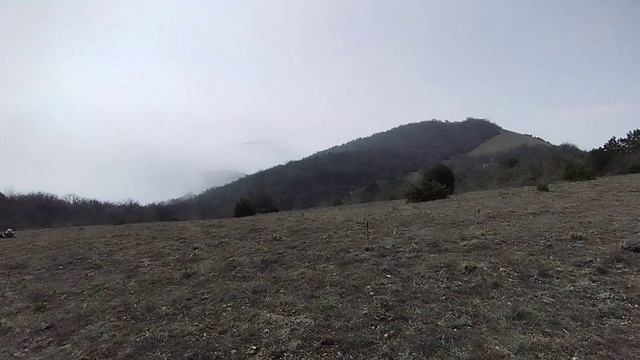 Седловина горы Перчем. Миндальная роща. Туманный Крым. Прогулка в горы. Март 2023. смотреть онлайн