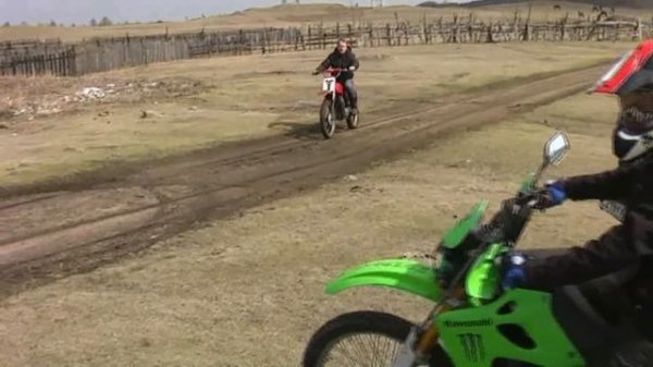 Чезет 500 CZ 514 cross против японцев.