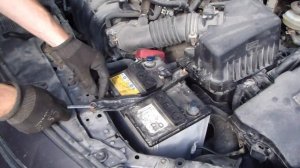 How to replace battery Toyota Corolla years 2007 to 2014
