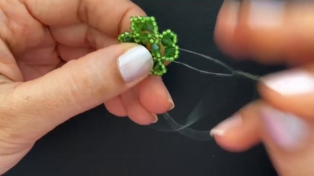 4 Leaf clover Earrings || DIY Beaded Earrings || How to make Beaded Earrings смотреть онлайн
