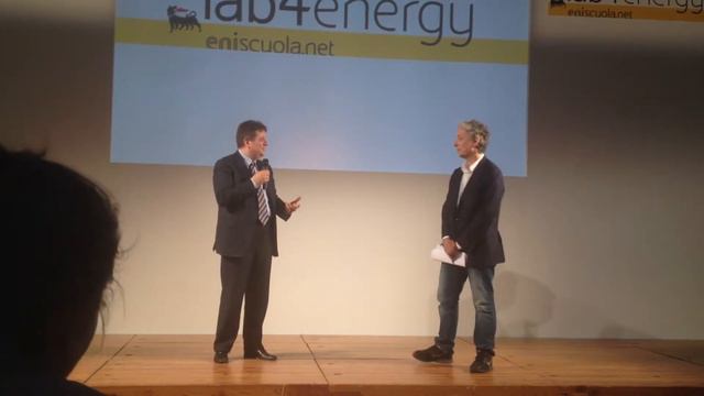 Eni presenta Lab4energy, l'energia raccontata ai giovani (2/2) смотреть онлайн