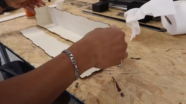 I Built Real ODM Gear! - Attack On Titan смотреть онлайн