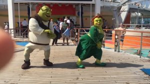 Princess Fiona and Shrek love a nice pool deck dance!