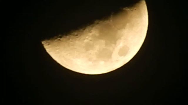 Moon Nikon Coolpix L820 смотреть онлайн