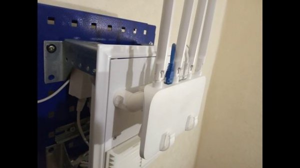 ME Mi Router 4C, держатель для роутера